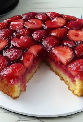 Traditional Strawberry Upside Down Cake - theamazingfood