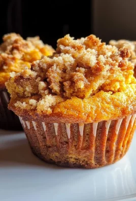 Amazing Spiced Pumpkin Streusel Muffins: 280-Calorie Delight